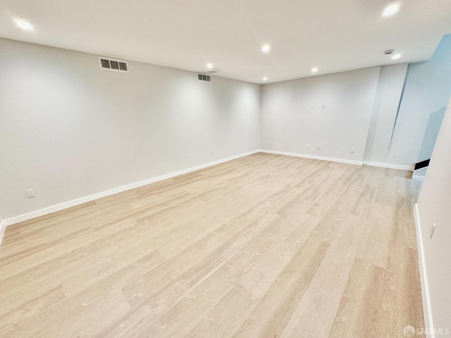 480 Andover Street San Francisco, CA 94110 - Photo 26 of 37