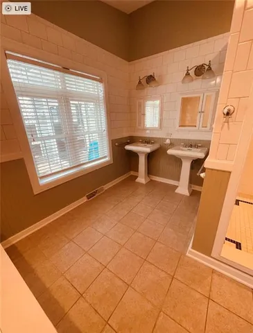 a view of a livingroom with furniture