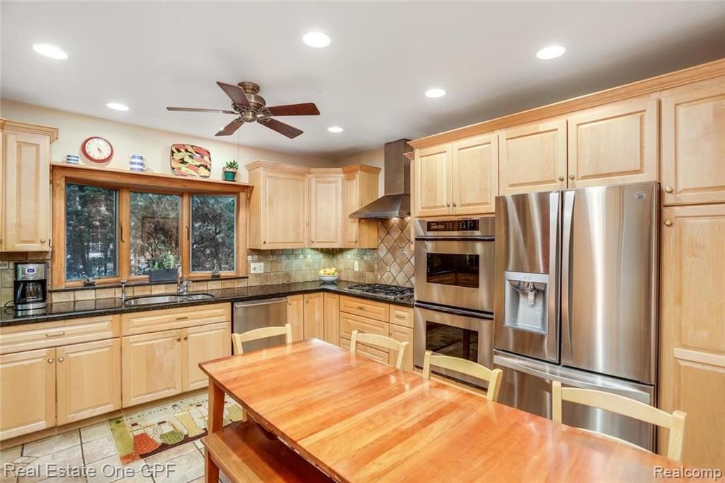 810 Barrington Road Grosse Pointe Park, MI 48230 - Photo 13 of 37