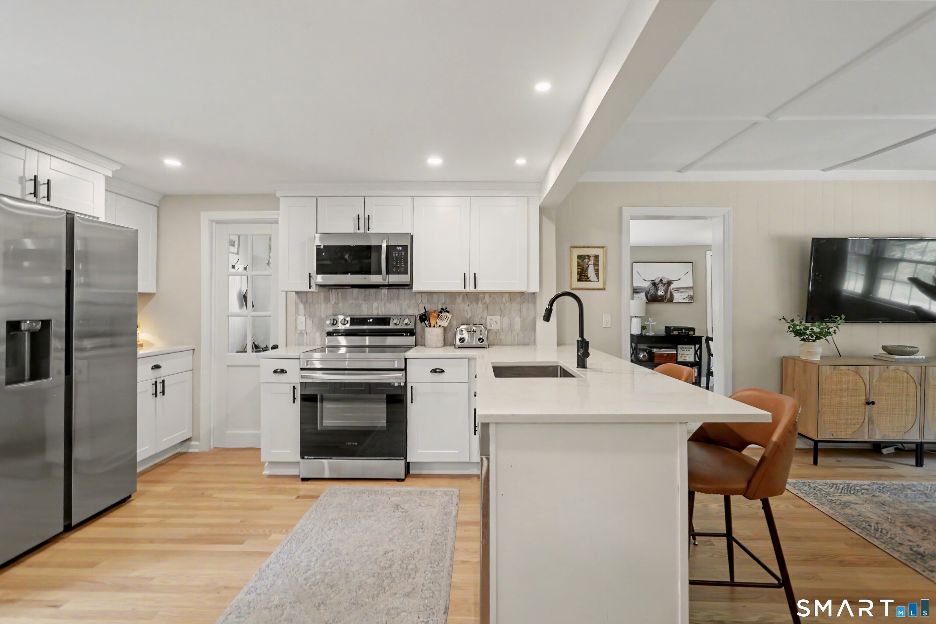 163 Huntingtown Road Newtown, CT 06470 - Photo 7 of 26 Gallery Image 7