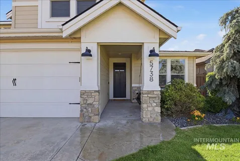 $940,000 | 5738 North Lichfield Avenue, Meridian, ID 83646