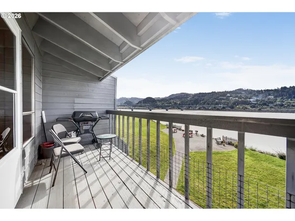 $330,000 | 94304 Wedderburn Loop, Unit 435, Gold Beach, OR 97444