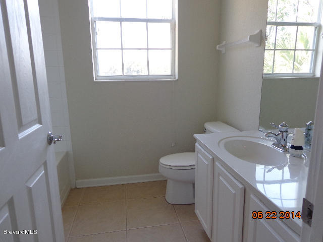 3848 Lexmark Lane, Unit 208 Rockledge, FL 32955 - Photo 11 of 16 Guest Bath