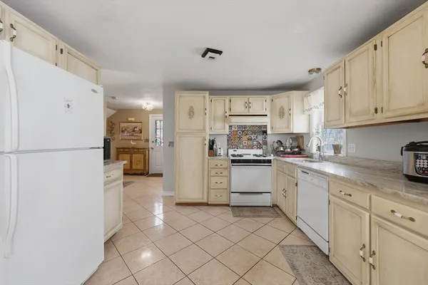 $499,000 | 118 Mt Washington Street, Unit D, Lowell, MA 01854
