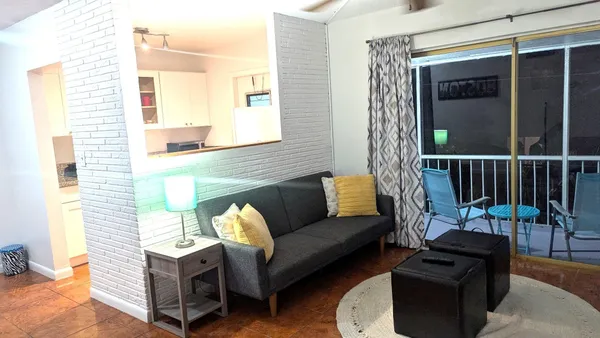 $1,650 | 20400 Northwest 7th Avenue, Unit 204, Miami Gardens, FL 33169