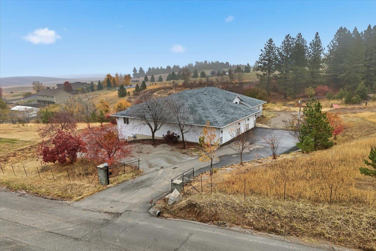 6311 South Saddle Ridge Road Greenacres, WA 99016 - Photo 2 of 42
