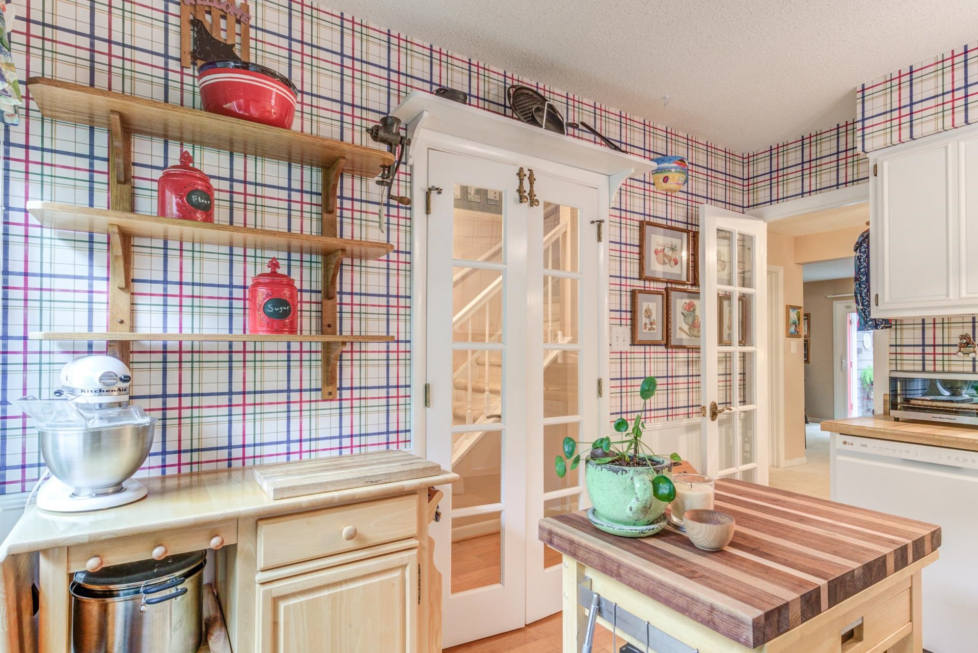 817 Green Ridge Drive Raleigh, NC 27609 - Photo 9 of 24 Kitchen