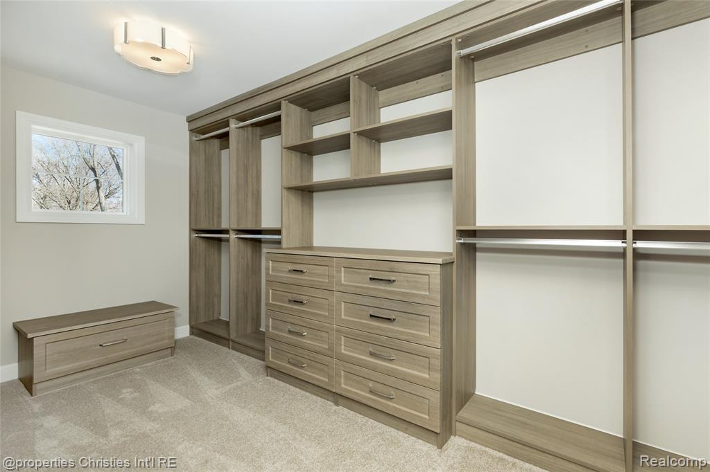 2093 Pembroke Road Birmingham, MI 48009 - Photo 29 of 57