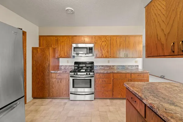 $394,500 | 2807 Edgewood Drive North, Fargo, ND 58102