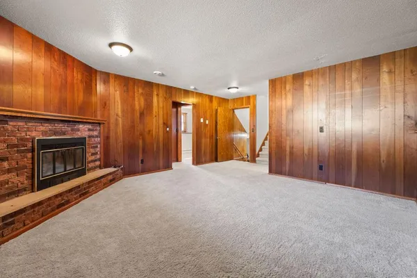 $398,500 | 2807 Edgewood Drive North, Fargo, ND 58102