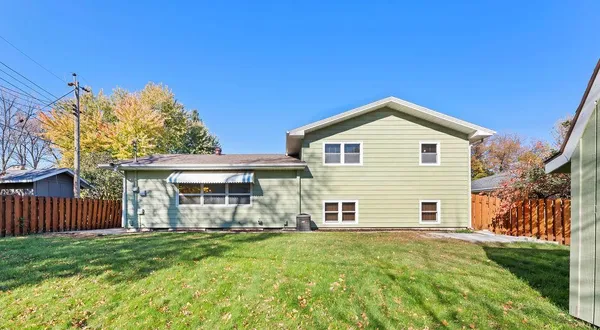 $398,500 | 2807 Edgewood Drive North, Fargo, ND 58102