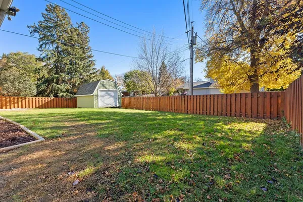 $398,500 | 2807 Edgewood Drive North, Fargo, ND 58102