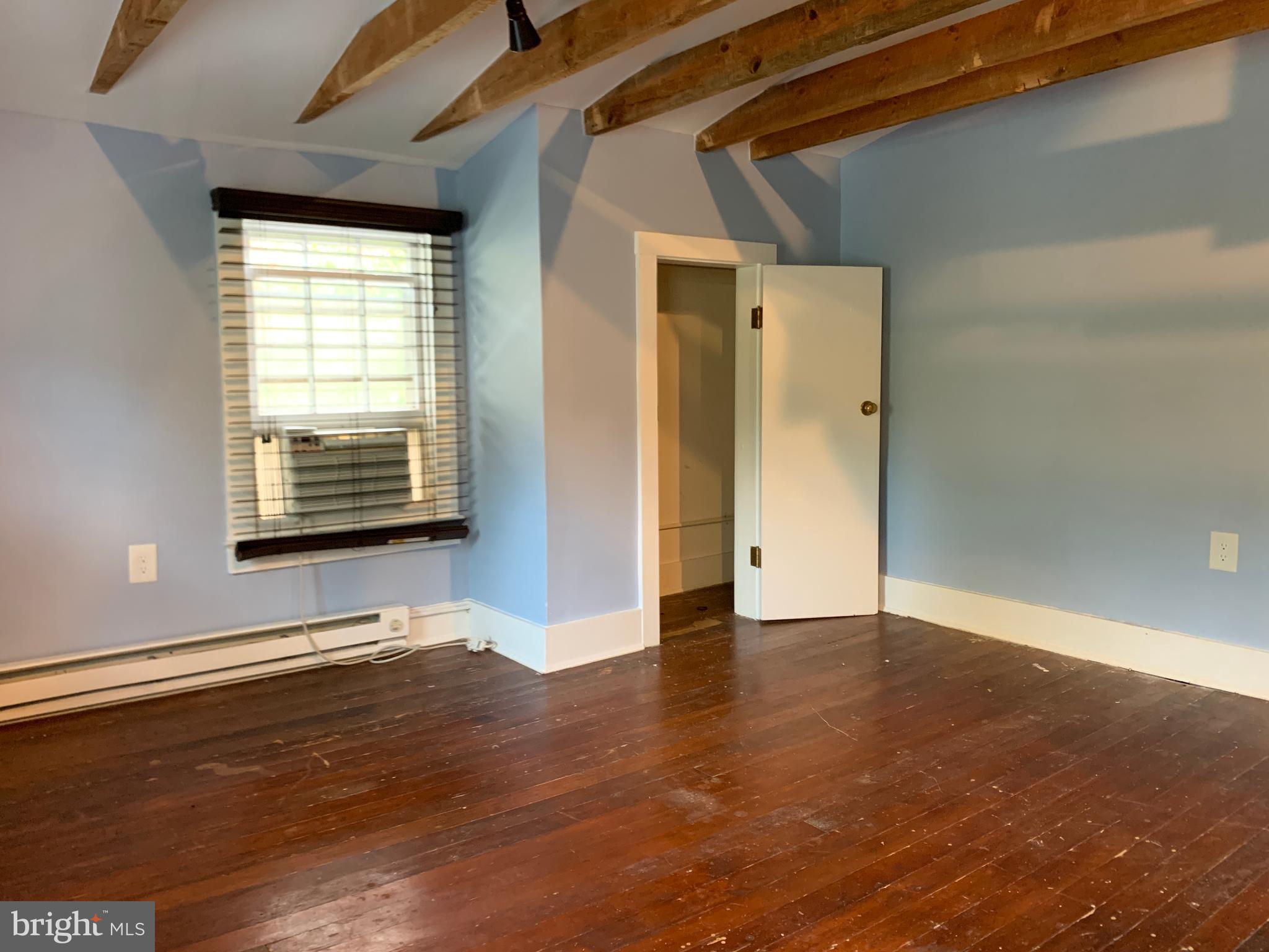 218 Loudoun Street Southwest Leesburg, VA 20175 - Photo 5 of 8