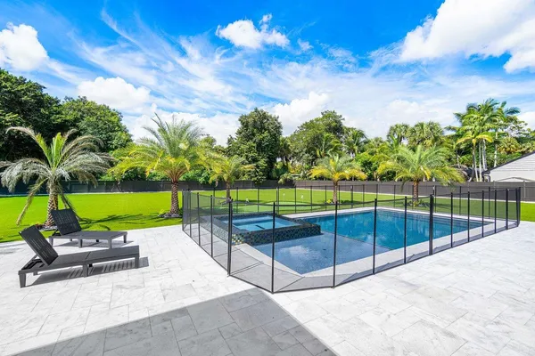 $9,000 | 221 Milestone Way, West Palm Beach, FL 33415