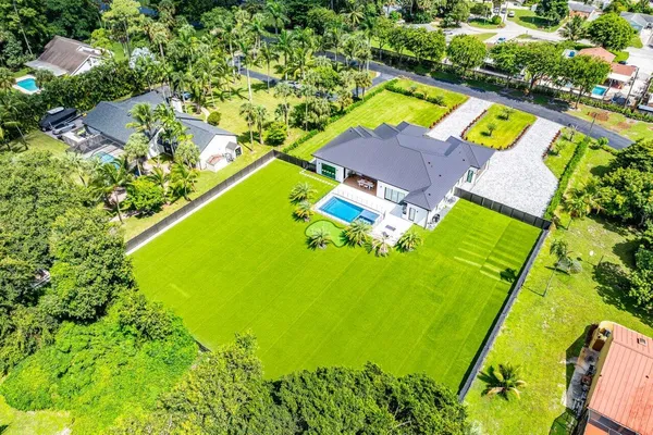 $9,000 | 221 Milestone Way, West Palm Beach, FL 33415