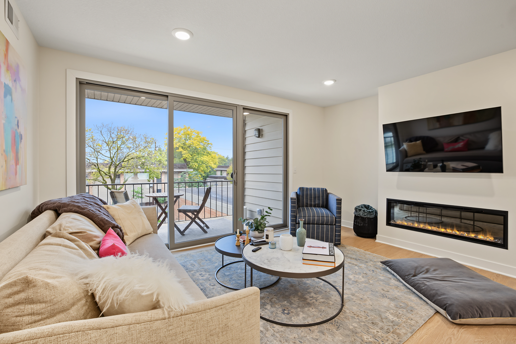 6328 Barrie Road, Unit 3M Edina, MN 55435 - Photo 4 of 27 Gallery Image 4