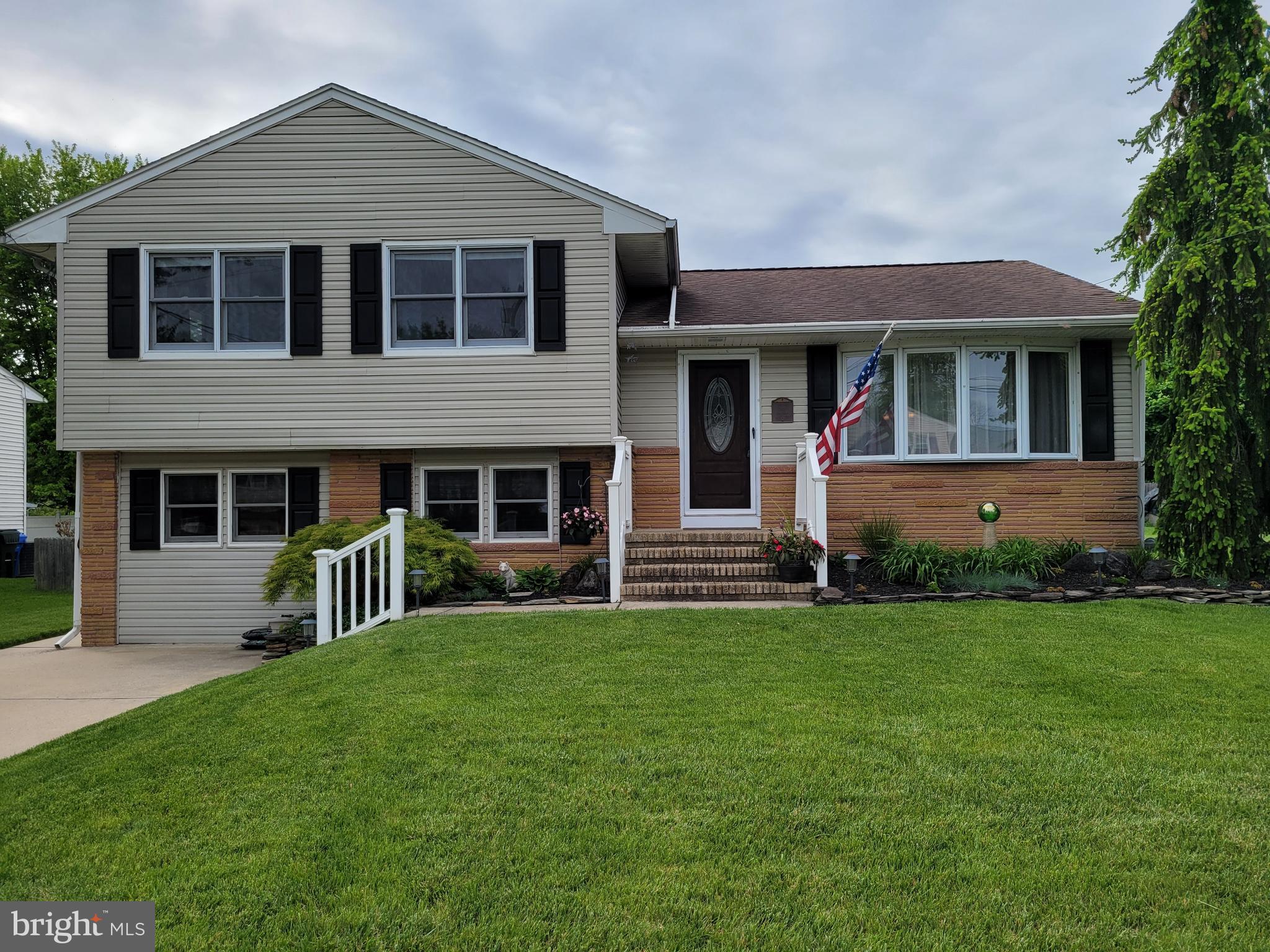 7 Lexington Road Bordentown, NJ 08505 - Photo 1 of 17 Gallery Image 1