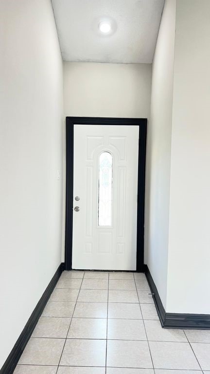 5606 Lyden Ridge Drive Houston, TX 77053 - Photo 23 of 34 a view of a hallway with closet