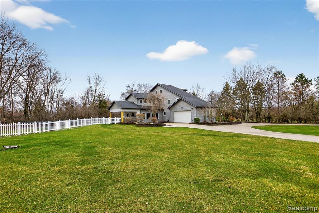 552 North McKinley Road Flushing, MI 48433 - Photo 3 of 98