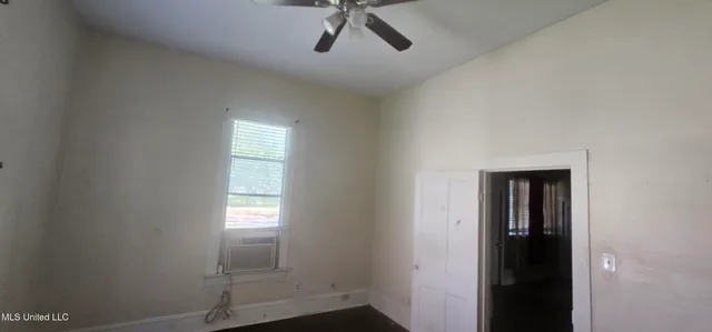 $89,900 | 220 Calhoun Avenue, Yazoo City, MS 39194