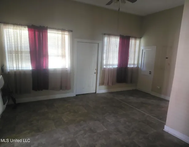 $89,900 | 220 Calhoun Avenue, Yazoo City, MS 39194