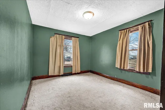 $94,000 | 1722 North Logan Street, Chillicothe, IL 61523