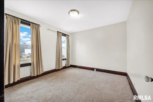 $94,000 | 1722 North Logan Street, Chillicothe, IL 61523