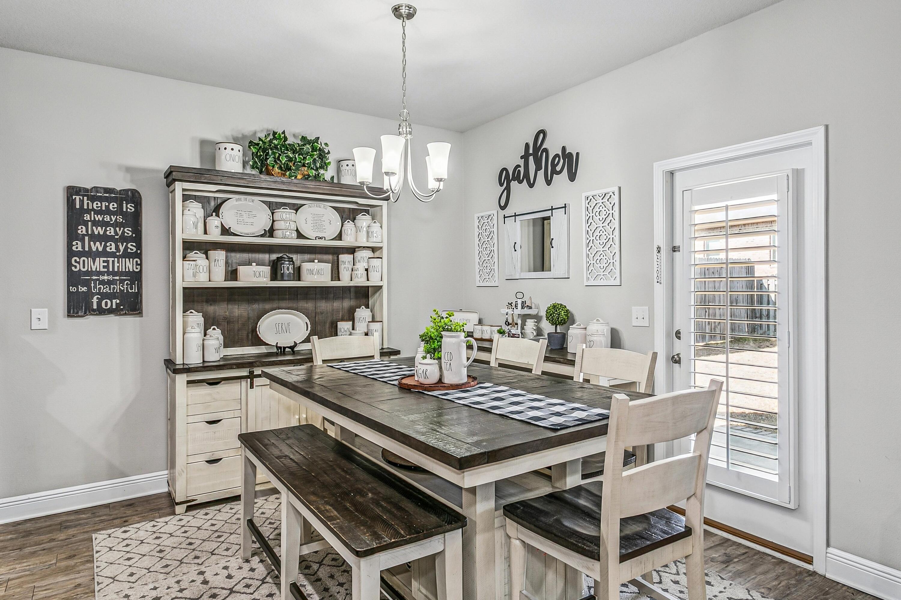 438 Chickadee Street Crestview, FL 32539 - Photo 11 of 40 Deluxe-sized Dining!