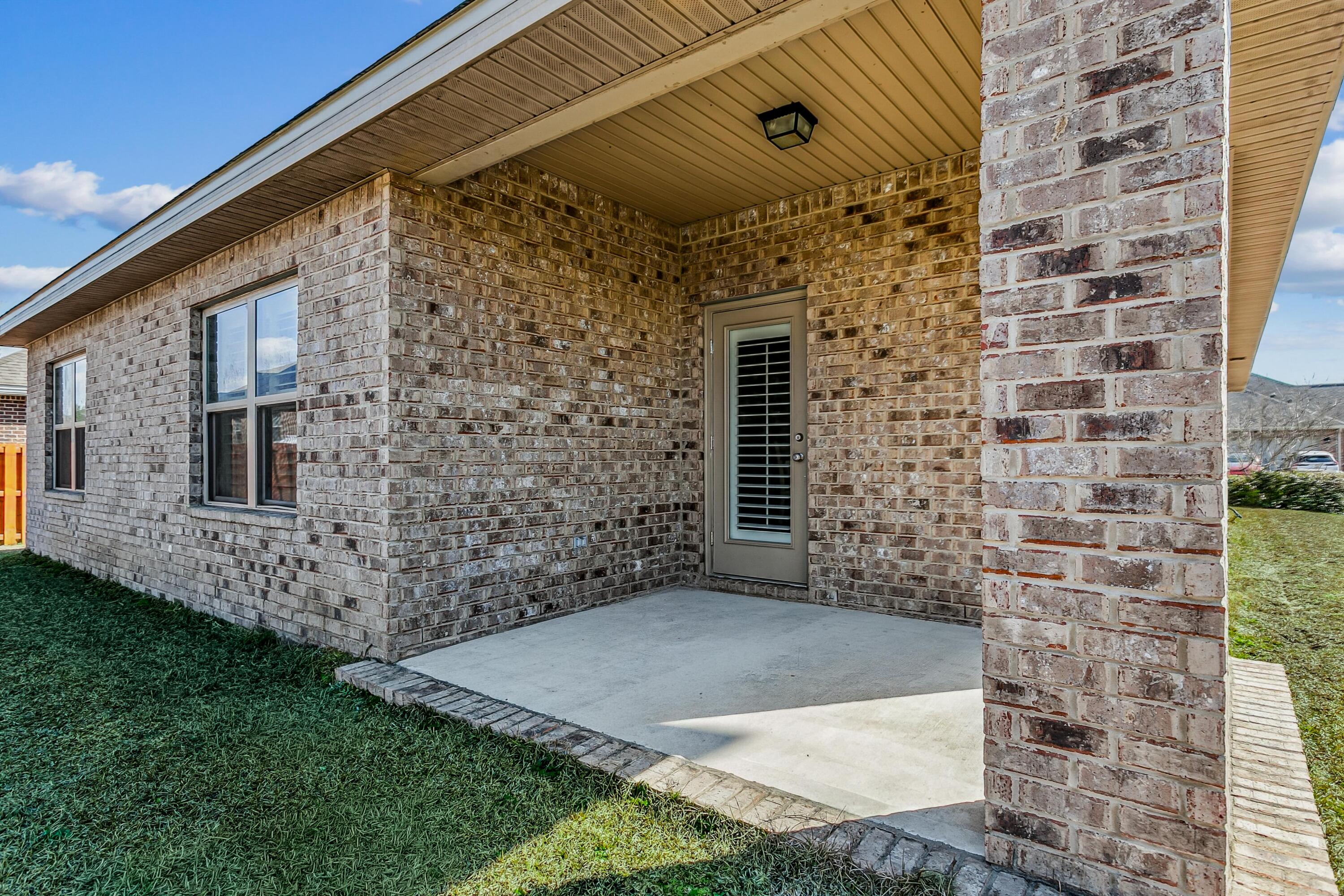 438 Chickadee Street Crestview, FL 32539 - Photo 30 of 40 Could easily be screened!
