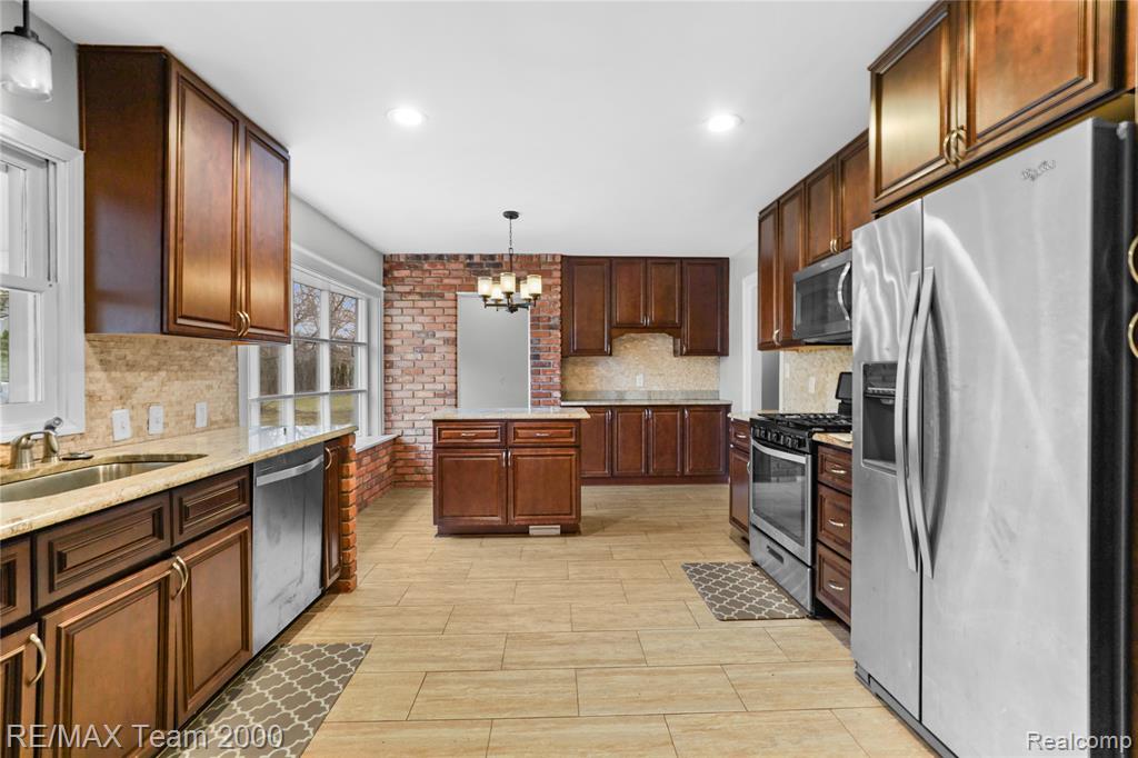 1445 Belmont Street Dearborn, MI 48128 - Photo 19 of 33