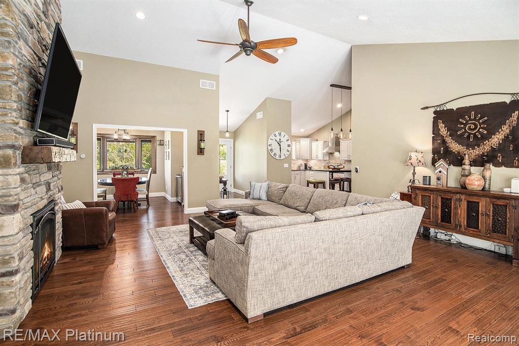 11392 Hyne Road Brighton, MI 48114 - Photo 7 of 29 Gallery Image 7