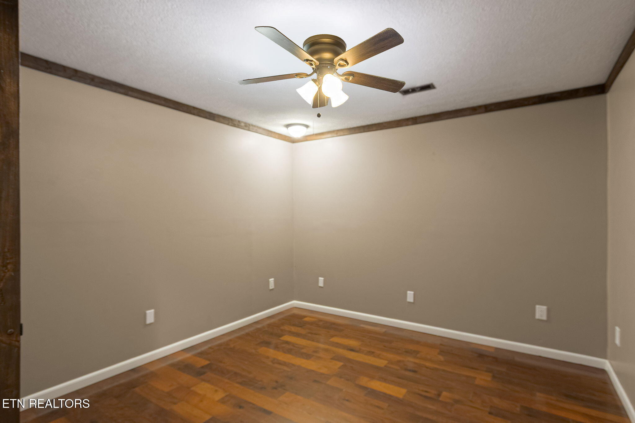 3708 Roberts Road Corryton, TN 37721 - Photo 22 of 35 24-web-or-mls-024--FULL