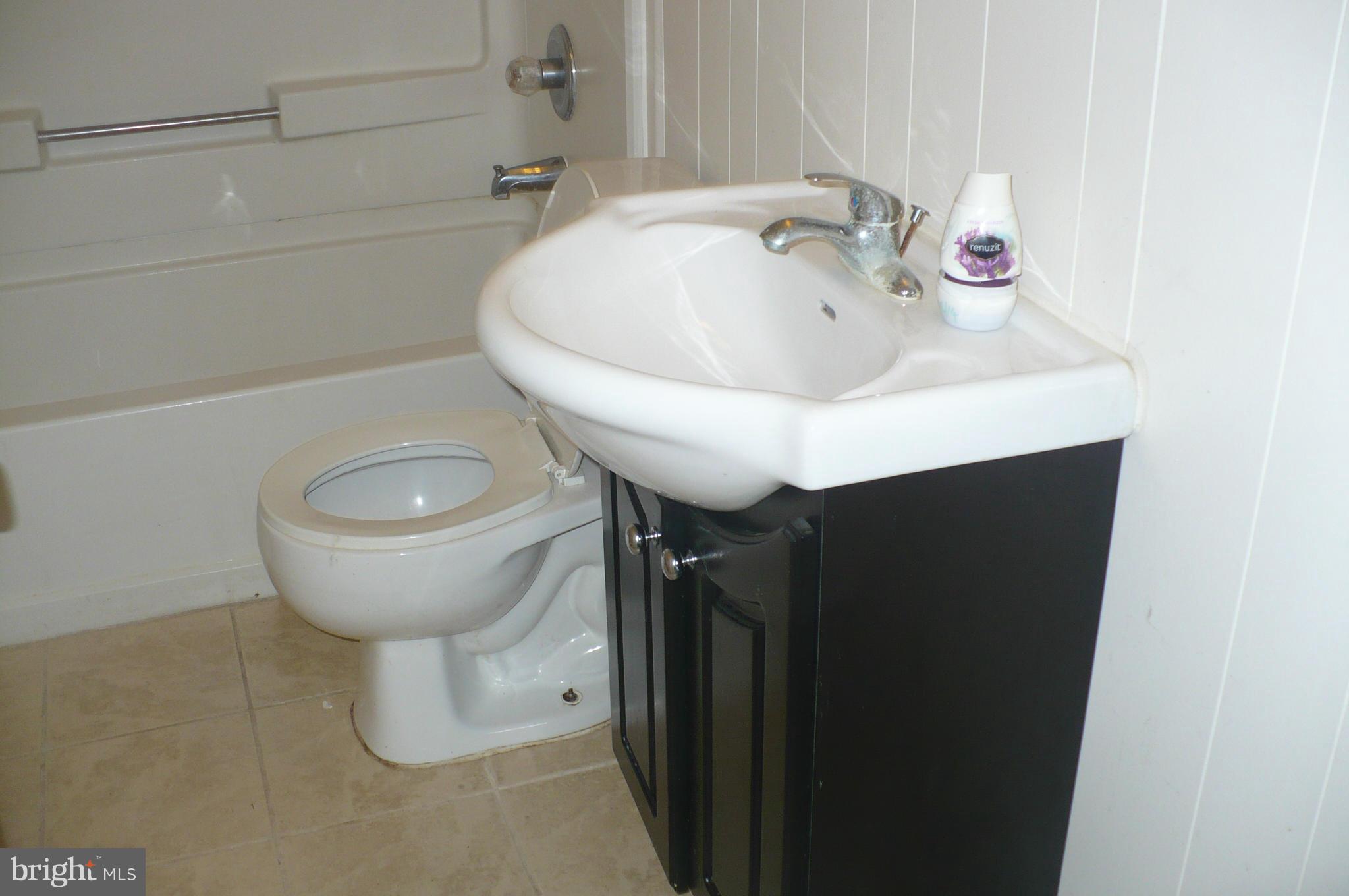 17220 Chiswell Road Poolesville, MD 20837 - Photo 15 of 17 Bath