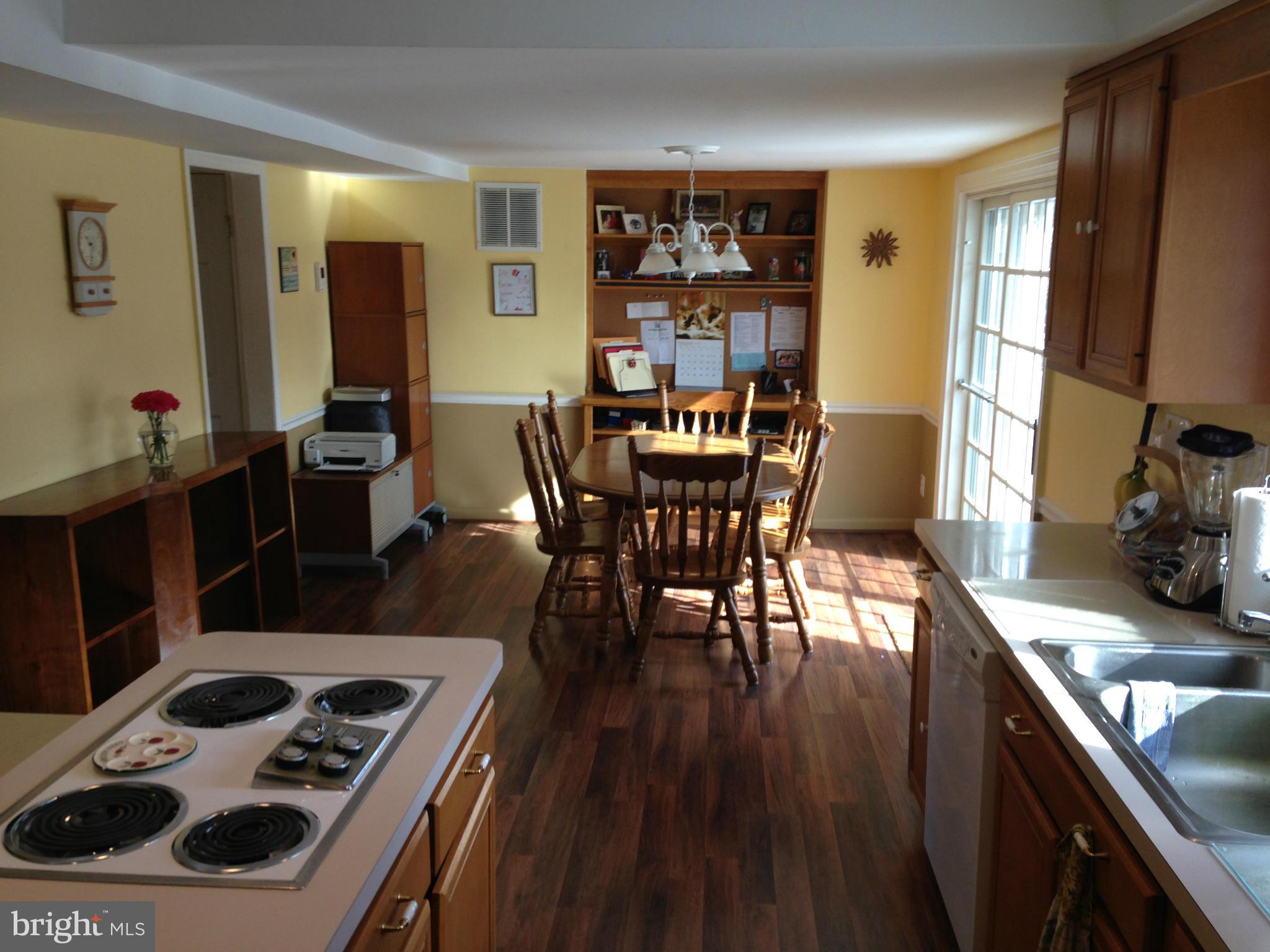 13932 Schaeffer Road Germantown, MD 20874 - Photo 7 of 25 Kitchen