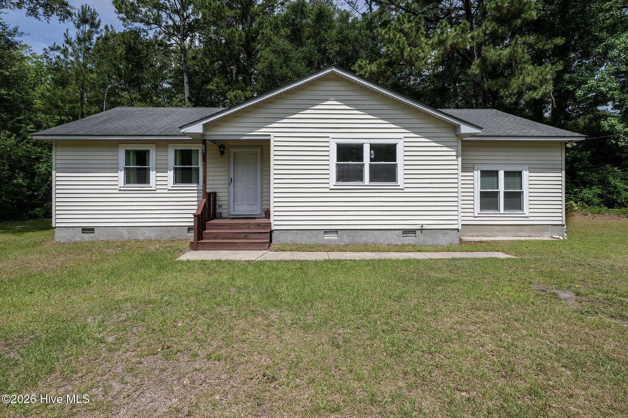 2013 Ridge Road New Bern, NC 28560 - Photo 6 of 42 Welcome Home!