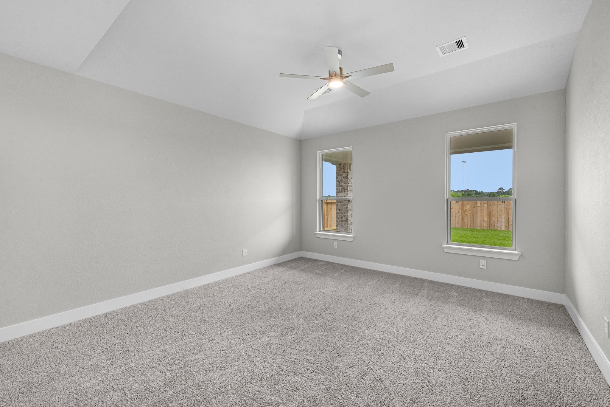 3410 Everglade Lane Rosenberg, TX 77471 - Photo 13 of 39 a view of an empty room with a window