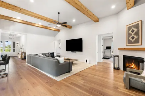 $1,195,000 | 412 Oak Park Drive, Spicewood, TX 78669