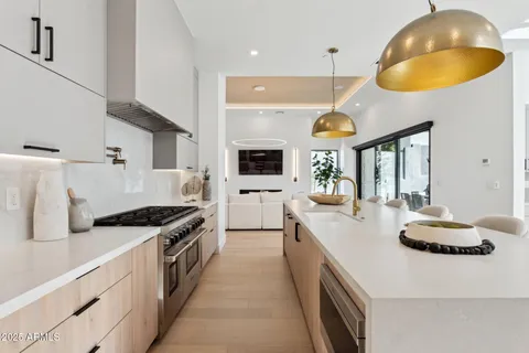 $2,295,555 | 1830 East Palmaire Avenue, Phoenix, AZ 85020