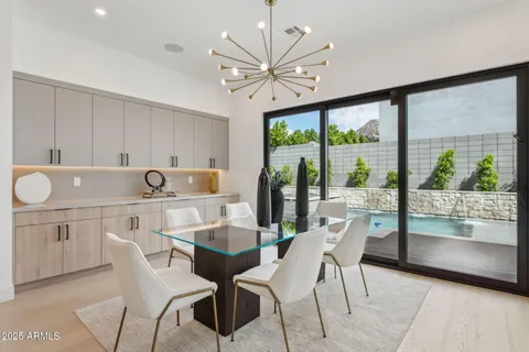 $2,295,555 | 1830 East Palmaire Avenue, Phoenix, AZ 85020