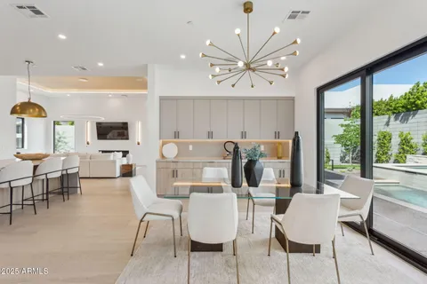 $2,295,555 | 1830 East Palmaire Avenue, Phoenix, AZ 85020