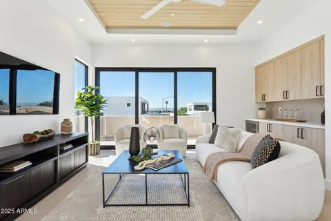 $2,295,555 | 1830 East Palmaire Avenue, Phoenix, AZ 85020