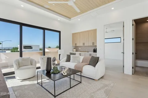 $2,295,555 | 1830 East Palmaire Avenue, Phoenix, AZ 85020