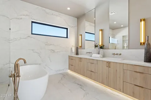 $2,295,555 | 1830 East Palmaire Avenue, Phoenix, AZ 85020