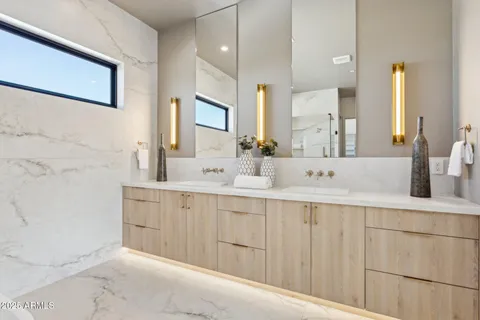 $2,295,555 | 1830 East Palmaire Avenue, Phoenix, AZ 85020