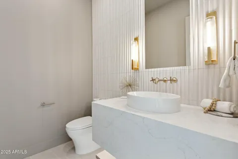 $2,295,555 | 1830 East Palmaire Avenue, Phoenix, AZ 85020