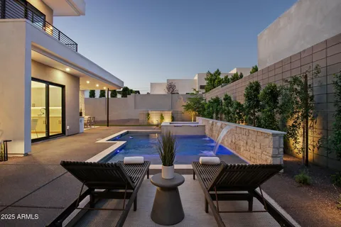 $2,295,555 | 1830 East Palmaire Avenue, Phoenix, AZ 85020