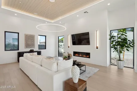 $2,295,555 | 1830 East Palmaire Avenue, Phoenix, AZ 85020