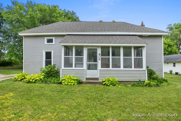 $189,900 | 609 East Washington Street, Greenville, MI 48838