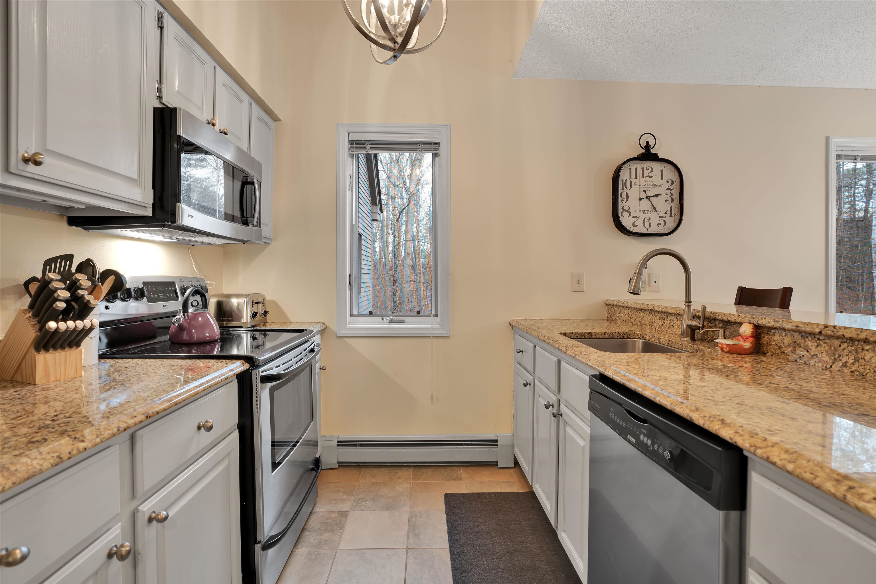90 Kingfisher Road, Unit A Quechee, VT 05059 - Photo 8 of 19 Gallery Image 8
