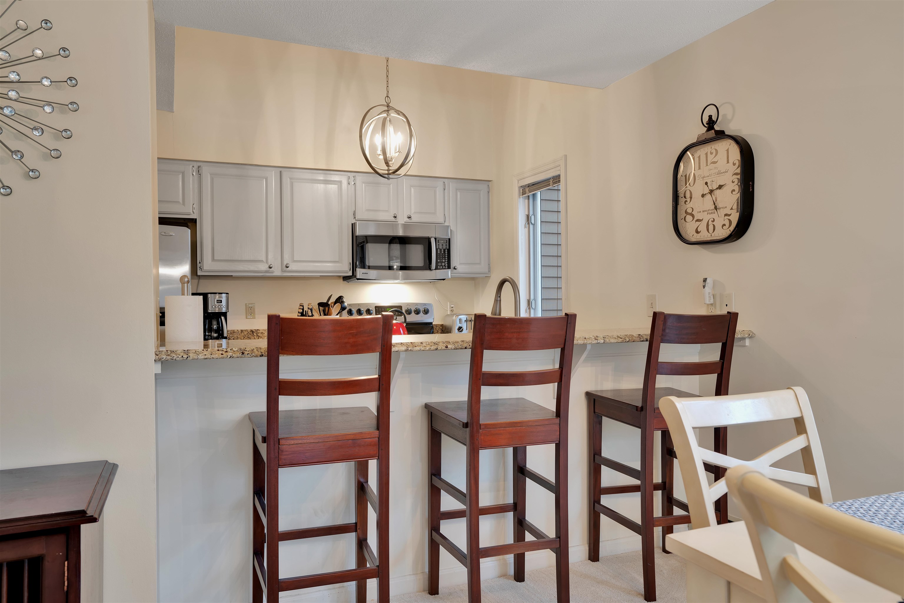 90 Kingfisher Road, Unit A Quechee, VT 05059 - Photo 9 of 19 Gallery Image 9